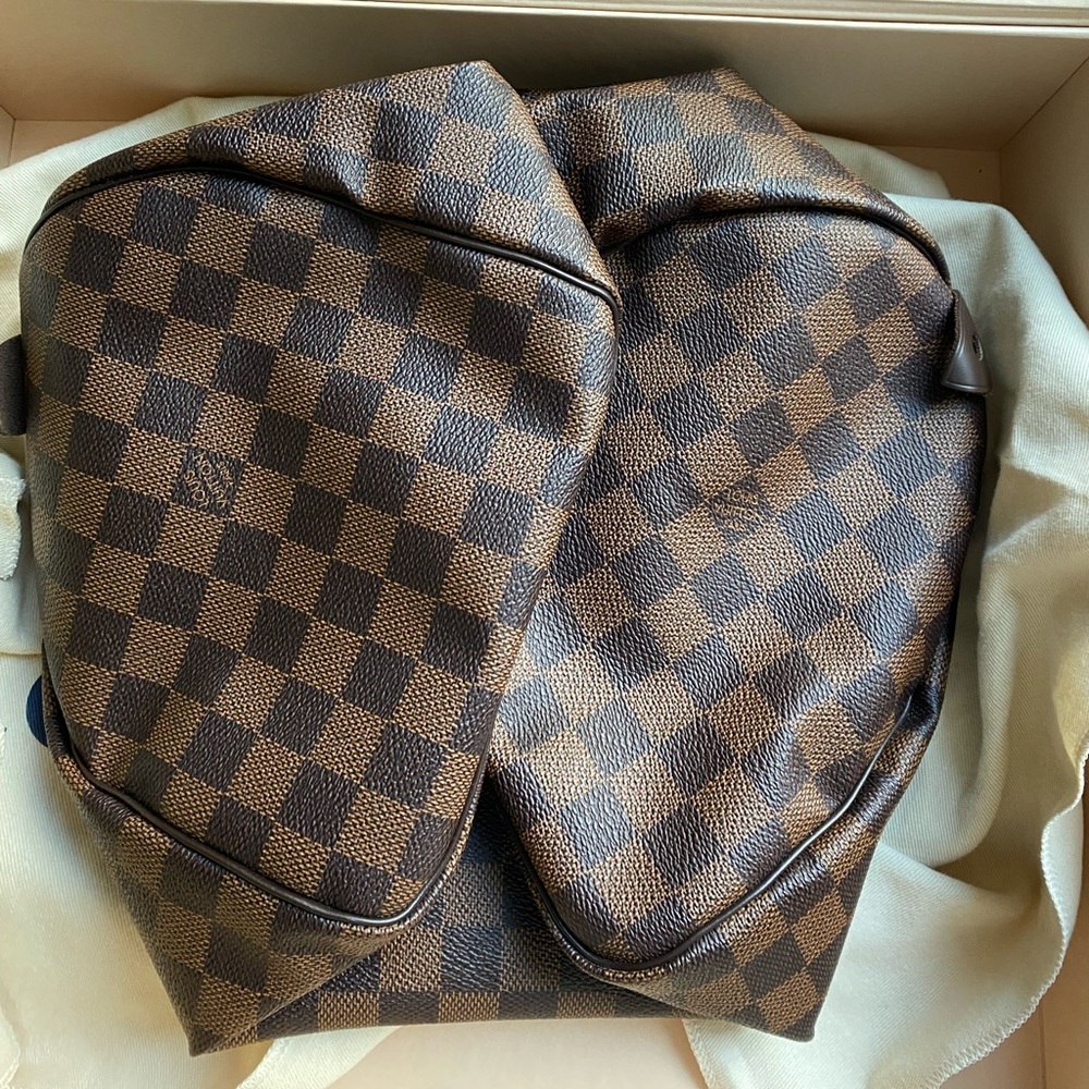 Authentic Louis Vuitton Speedy 30! - Picture 2 of 16